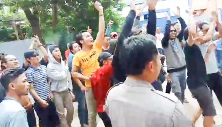 PT Pertamina Tanjung Sekong Didemo Warga Lebak Gede