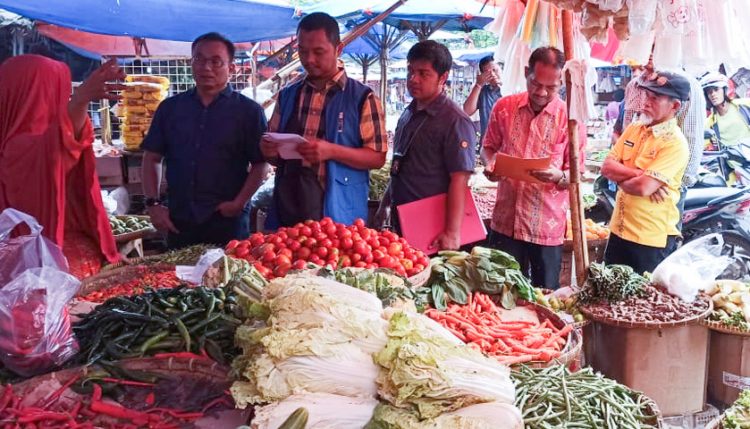 Stok Bahan Pokok Aman, Harga Cabe dan Bawang Merah Sedikit Nanjak