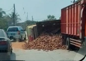 Kecelakaan Kembali Terjadi di Tanjakan Lebak Kelapa Jalan Aat – Rusli