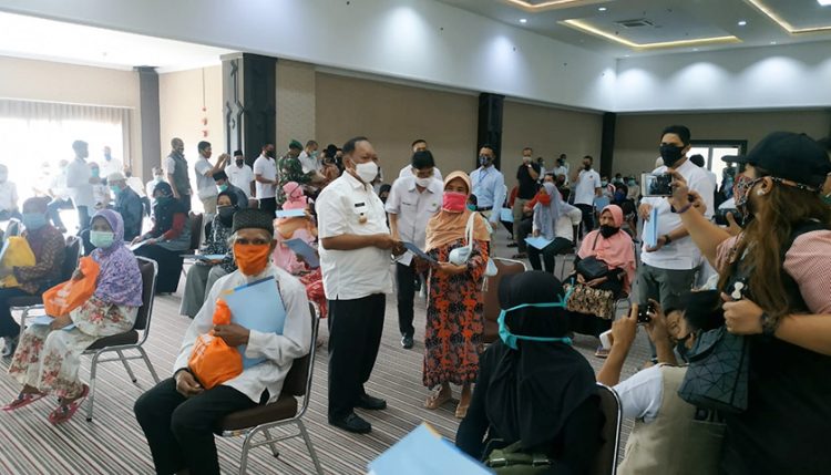 Masyarakat Terdampak Covid-19 Terima Bantuan dari Pemkot Cilegon