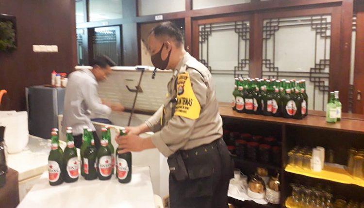 Restoran Korea Ini Tetap Buka di Siang Hari dan Jual Minuman Keras
