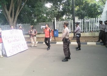 Gelar Aksi Damai, GMPB Kritisi Masalah Bank Banten dan Proyek Sport Center