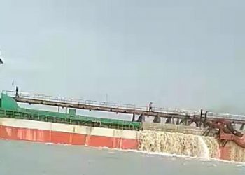 LSM Rumah Hijau Pertanyakan PT SGI yang Kembali Keruk Pasir Laut