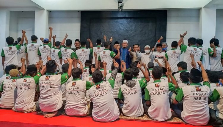 relawan ka'bah mulia