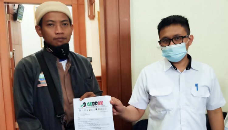 gerakan masyarakat anti kemaksiatan (gebrak)