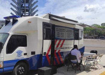 Mobil layanan sim keliling