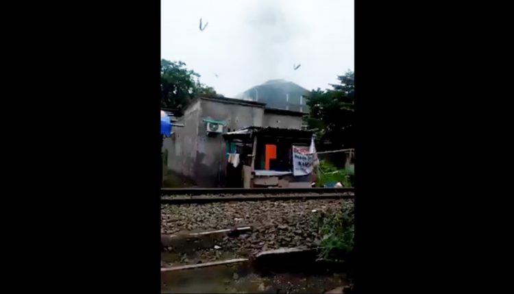 Pabrik Kimia di Gerem Meledak, Warga Ramai-ramai Mengungsi