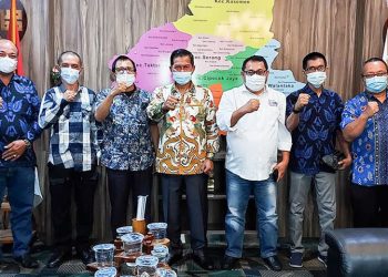 SMSI Selesai Bangun Jalan dan MCK, Wali Kota Serang: Luar Biasa