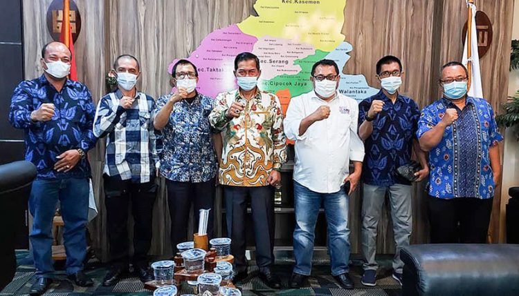 SMSI Selesai Bangun Jalan dan MCK, Wali Kota Serang: Luar Biasa