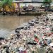 Sampah Menumpuk di Pantai Merak, DLH Cilegon Sebut Bukan Kewenangannya