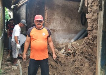Saat Hujan Deras, Dinding Rumah Warga Kubang Welut Roboh