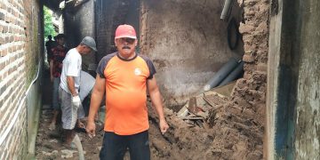 Saat Hujan Deras, Dinding Rumah Warga Kubang Welut Roboh