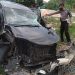 Xenia Ditabrak Kereta, Salah Satu Penumpangnya Loncat