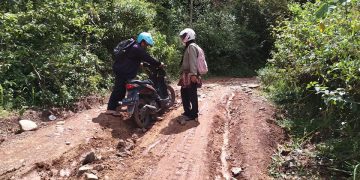 Saat Hujan Jalan Ini Licin, Sebelahnya Jurang