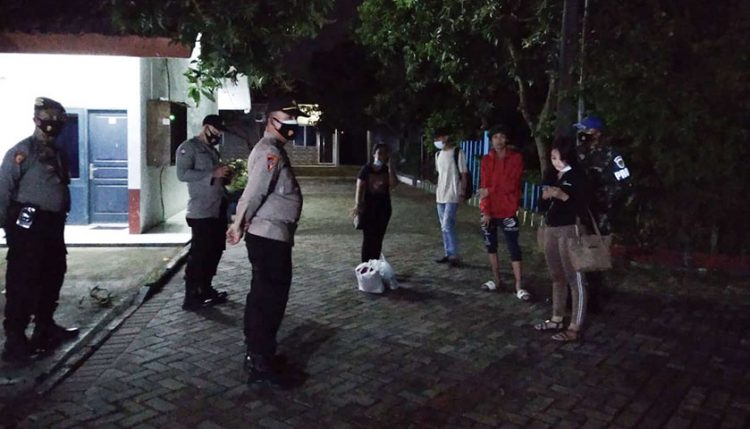Empat Pasangan Bukan Suami Istri Kedapatan Satu Kamar, Aparat Bertindak