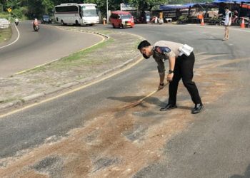 Dua Selasa Berturut-turut Minyak Tumpah di Jalan Raya, Ada Apa?