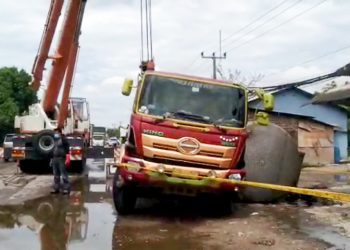 Cairan Kimia Tumpah ke Saluran Drainase, Warga Resah