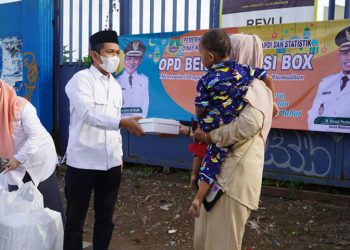 PNS Cilegon Bagi-bagi Takjil Ramadan