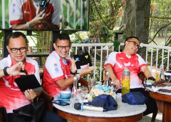 Cangkul merah putih