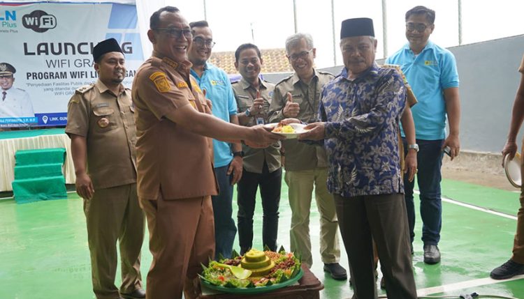 Masyarakat Gunung Batur Kini Bisa Mengakses Dunia