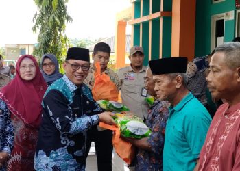 Korban Puting Beliung di Purwakarta Dapat Bantuan Sembako