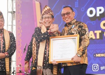 Helldy Terima Penghargaan Satya Lencana Bakti Inovasi Desa