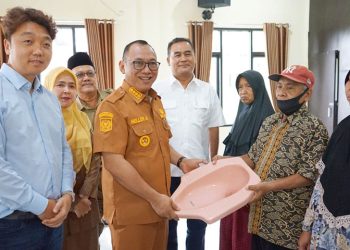 Perusahaan Anggota DPRD Cilegon Bantu Warga Bulakan