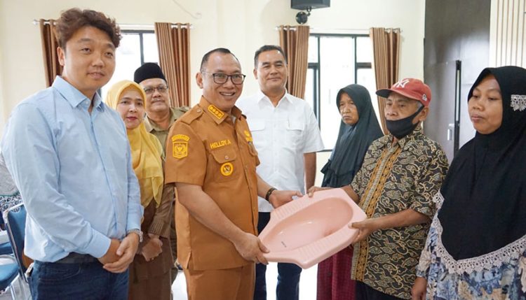 Perusahaan Anggota DPRD Cilegon Bantu Warga Bulakan