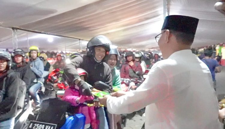 Malam-malam Helldy Pantau Arus Mudik di Pelindo Ciwandan