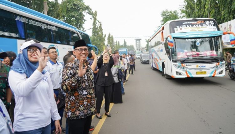 Wali Kota Cilegon Lepas 1.800 Pemudik Gratis