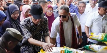 Menteri Perdagangan Zulhas Blusukan ke Pasar Blok F Cilegon