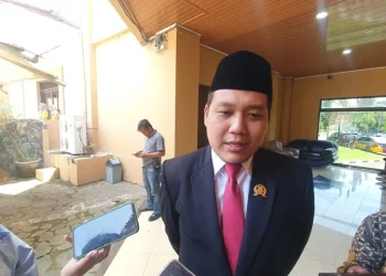 Ketua DPRD Berikan Kesempatan Robinsar Selesaikan Masalah Pemkot
