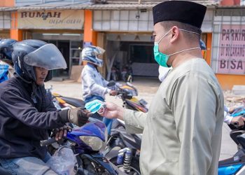 Abu Vulkanik GAK Sampai ke Cilegon, Wali Kota Bagikan Masker
